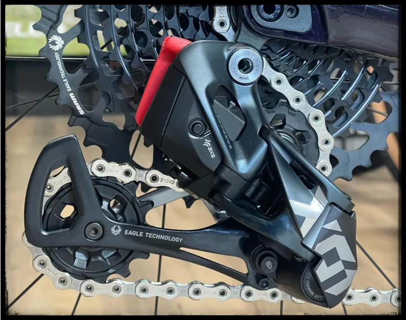 Revolt X Advanced Pro 0 Medium Airglow/Black 2023Currant-7